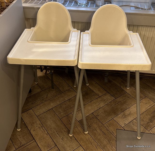 Dětská vysoká židle s podnosem, bílá/stříbrná ANTILOP (2 kusy - Detska vysoka zidle s podnosem, bili-stribrna - IKEA ANTILOP (1).JPG)